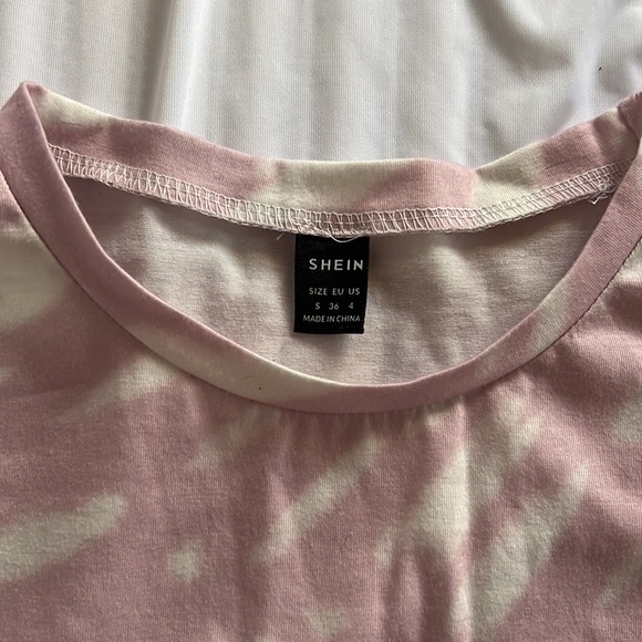 SHEIN cropped pink and white tie dye - Picture 2 of 4